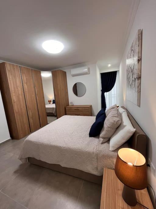 3 Bedroom Seaside Luxury Accommodation - Sleeps 8 St. Paul's Bay Exteriör bild