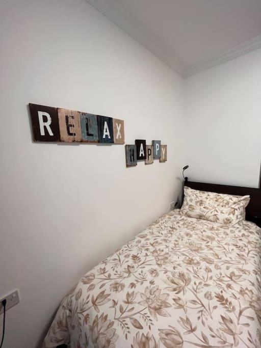 3 Bedroom Seaside Luxury Accommodation - Sleeps 8 St. Paul's Bay Exteriör bild