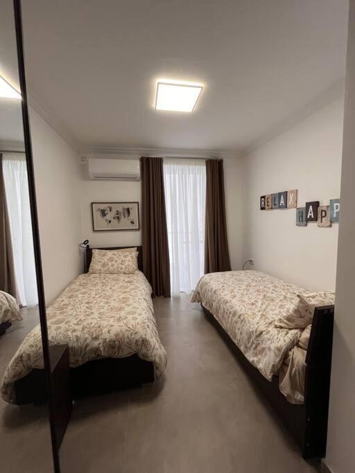 3 Bedroom Seaside Luxury Accommodation - Sleeps 8 St. Paul's Bay Exteriör bild